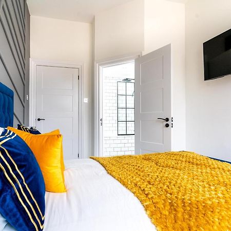 Cheerful 2 Bedroom Homely Apartment, Sleeps 6 Guest Comfy, 3X Double Bed, Parking, Free Wifi, Suitable For Business, Leisure Guest,Glasgow, Glasgow West End, Near City Centre מראה חיצוני תמונה