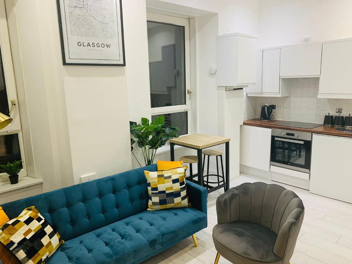 Cheerful 2 Bedroom Homely Apartment, Sleeps 6 Guest Comfy, 3X Double Bed, Parking, Free Wifi, Suitable For Business, Leisure Guest,Glasgow, Glasgow West End, Near City Centre מראה חיצוני תמונה