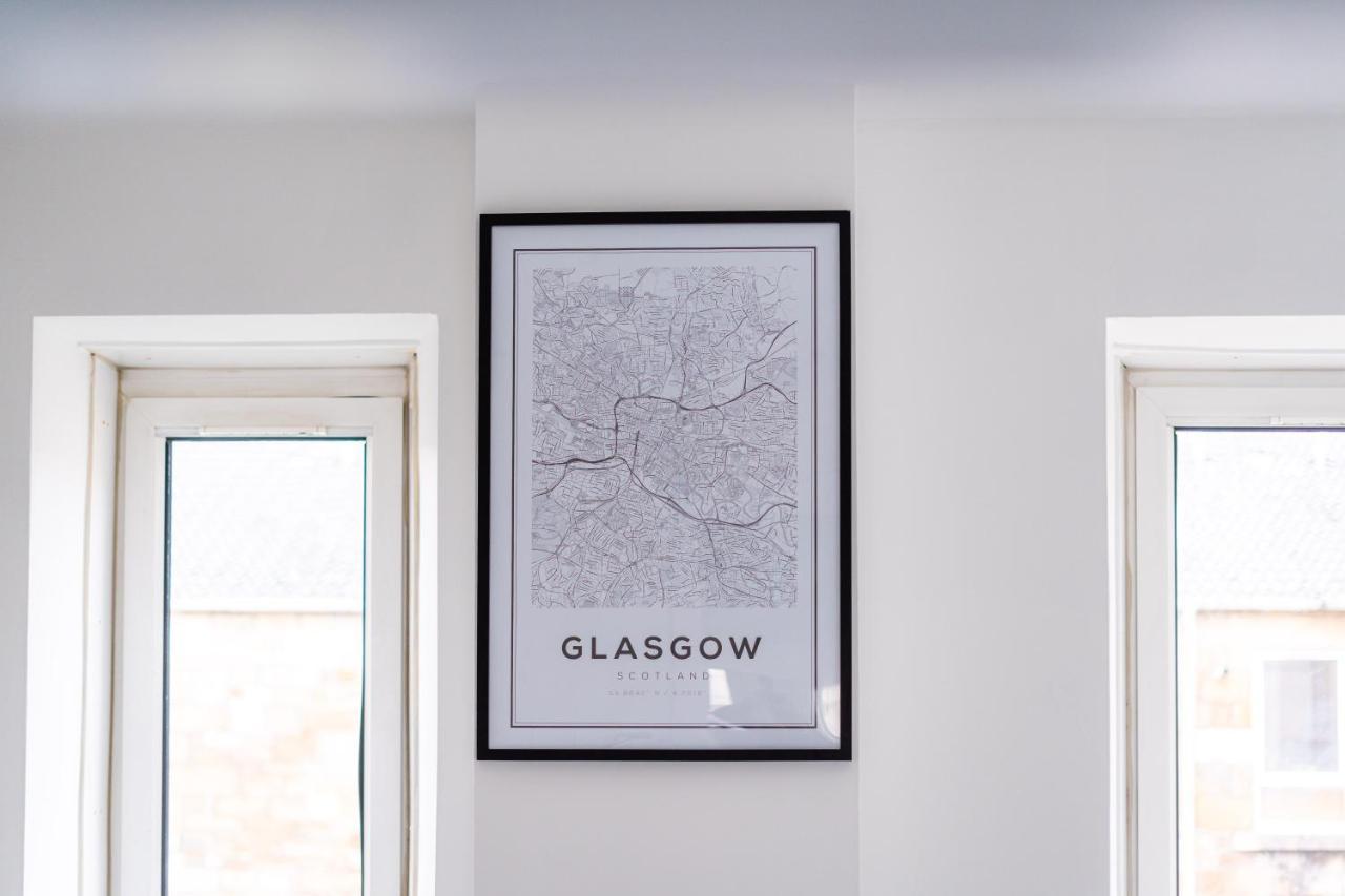 Cheerful 2 Bedroom Homely Apartment, Sleeps 6 Guest Comfy, 3X Double Bed, Parking, Free Wifi, Suitable For Business, Leisure Guest,Glasgow, Glasgow West End, Near City Centre מראה חיצוני תמונה