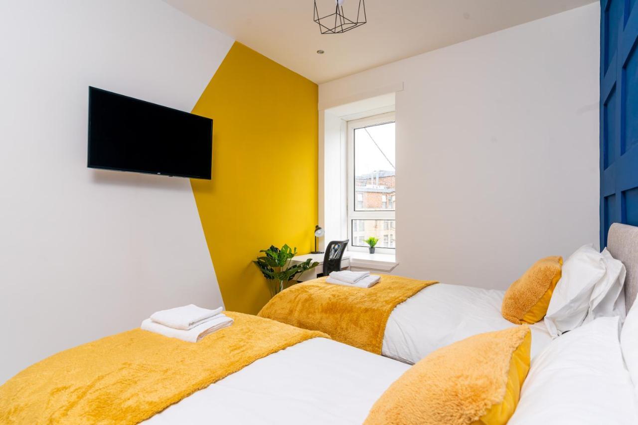 Cheerful 2 Bedroom Homely Apartment, Sleeps 6 Guest Comfy, 3X Double Bed, Parking, Free Wifi, Suitable For Business, Leisure Guest,Glasgow, Glasgow West End, Near City Centre מראה חיצוני תמונה