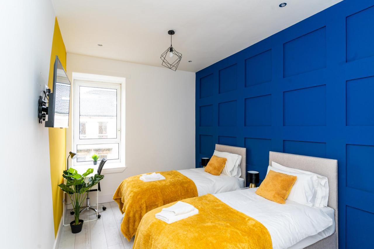 Cheerful 2 Bedroom Homely Apartment, Sleeps 6 Guest Comfy, 3X Double Bed, Parking, Free Wifi, Suitable For Business, Leisure Guest,Glasgow, Glasgow West End, Near City Centre מראה חיצוני תמונה