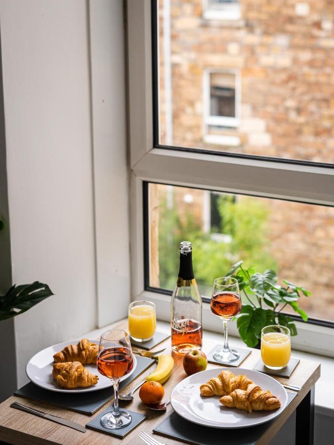 Cheerful 2 Bedroom Homely Apartment, Sleeps 6 Guest Comfy, 3X Double Bed, Parking, Free Wifi, Suitable For Business, Leisure Guest,Glasgow, Glasgow West End, Near City Centre מראה חיצוני תמונה