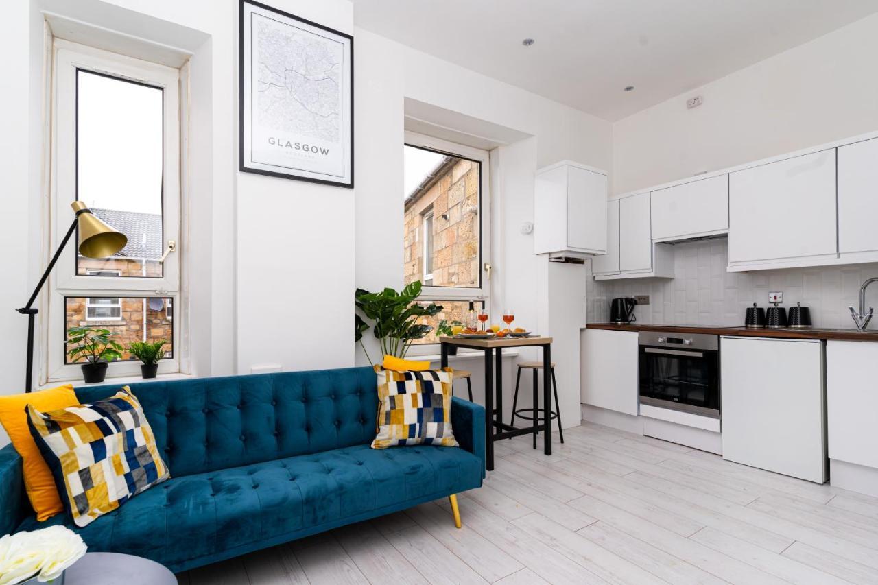Cheerful 2 Bedroom Homely Apartment, Sleeps 6 Guest Comfy, 3X Double Bed, Parking, Free Wifi, Suitable For Business, Leisure Guest,Glasgow, Glasgow West End, Near City Centre מראה חיצוני תמונה