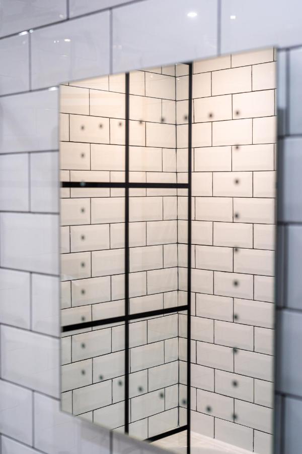 Cheerful 2 Bedroom Homely Apartment, Sleeps 6 Guest Comfy, 3X Double Bed, Parking, Free Wifi, Suitable For Business, Leisure Guest,Glasgow, Glasgow West End, Near City Centre מראה חיצוני תמונה