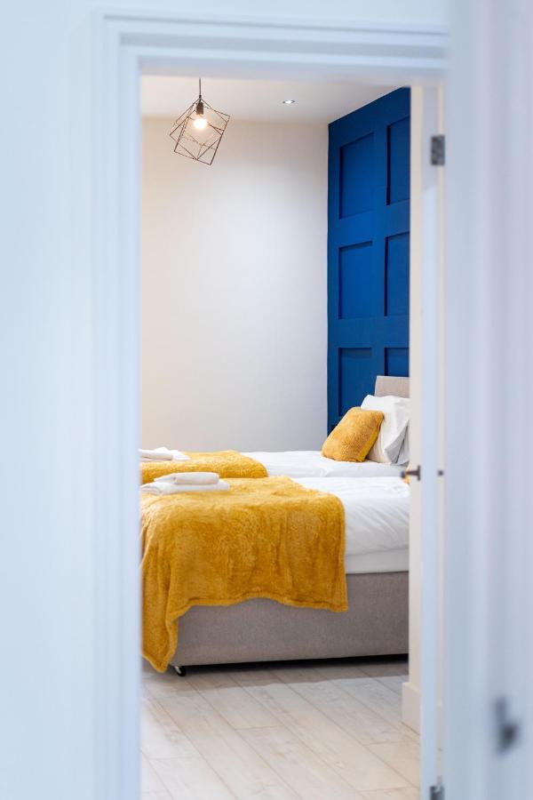 Cheerful 2 Bedroom Homely Apartment, Sleeps 6 Guest Comfy, 3X Double Bed, Parking, Free Wifi, Suitable For Business, Leisure Guest,Glasgow, Glasgow West End, Near City Centre מראה חיצוני תמונה