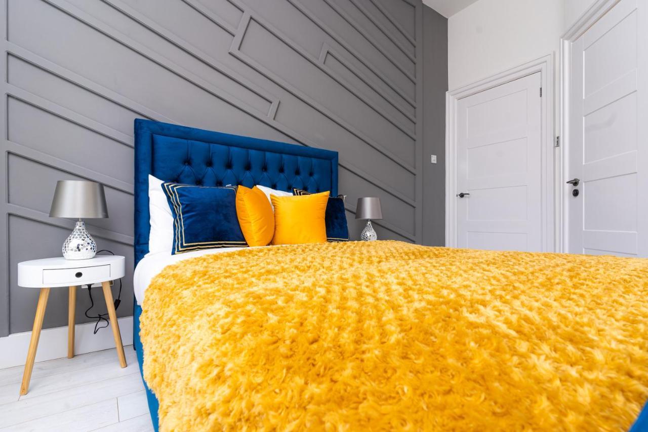 Cheerful 2 Bedroom Homely Apartment, Sleeps 6 Guest Comfy, 3X Double Bed, Parking, Free Wifi, Suitable For Business, Leisure Guest,Glasgow, Glasgow West End, Near City Centre מראה חיצוני תמונה